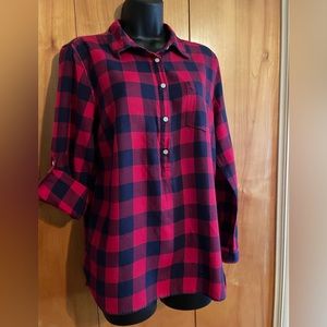 GAP women’s plaid button down flannel top